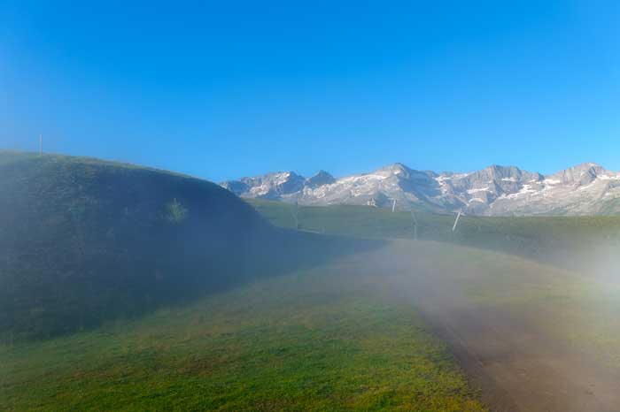 Brume à Superbagnère au départ de la randonnée ers le col de la Coume