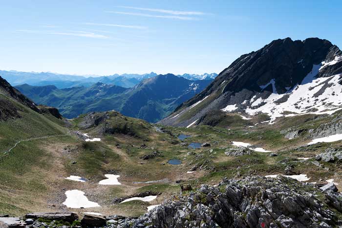 Petits lacs liés à la fonte des neiges - randonnée à l'Escalette